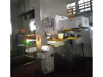 小型三次元雙桿機(jī)械手